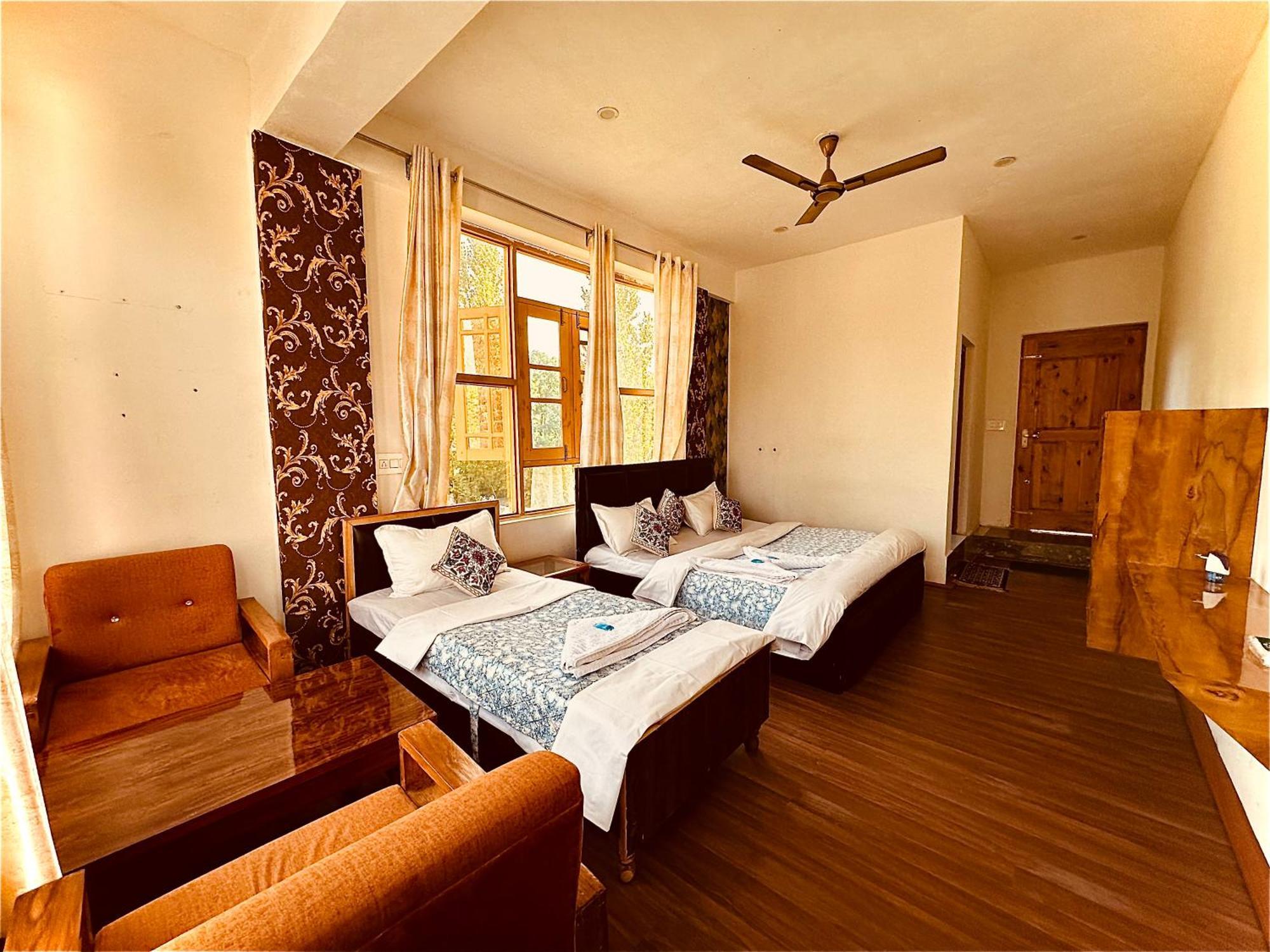 Hotel Gulmarg Residency, Kunzer Gulmarg Exterior foto