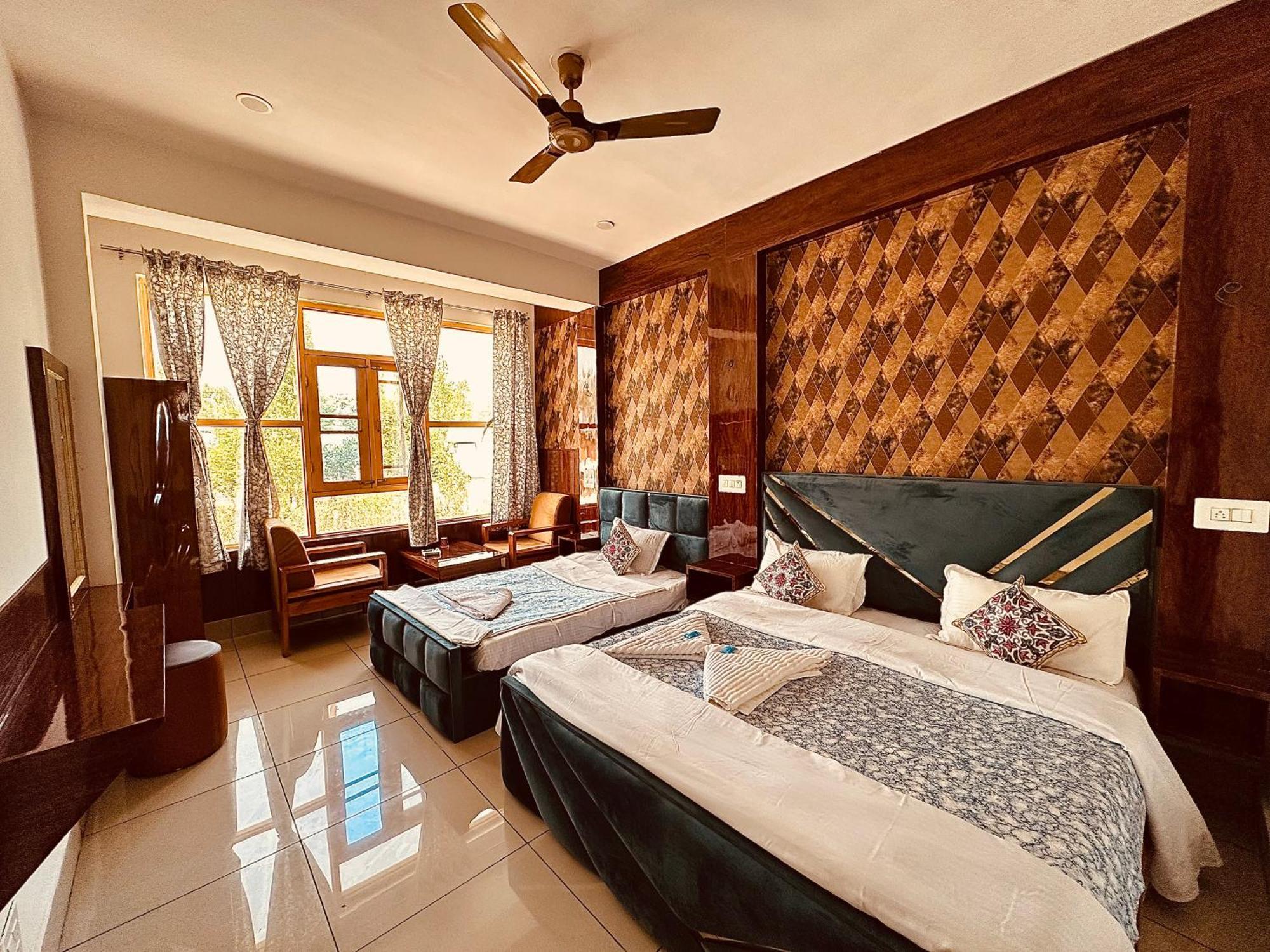 Hotel Gulmarg Residency, Kunzer Gulmarg Exterior foto