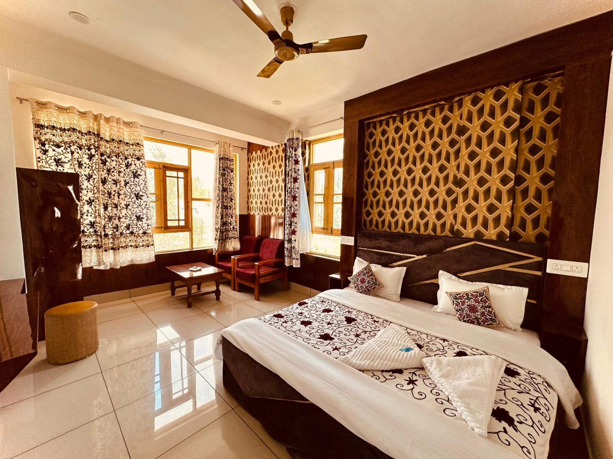 Hotel Gulmarg Residency, Kunzer Gulmarg Exterior foto