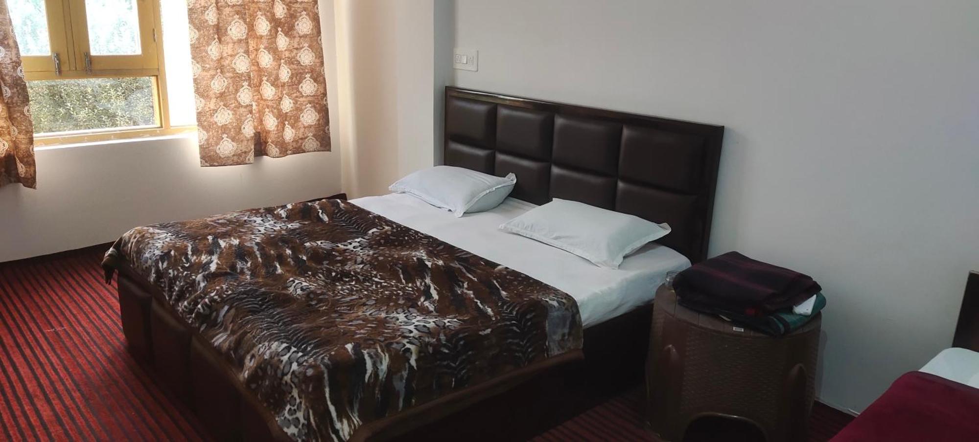 Hotel Gulmarg Residency, Kunzer Gulmarg Zimmer foto